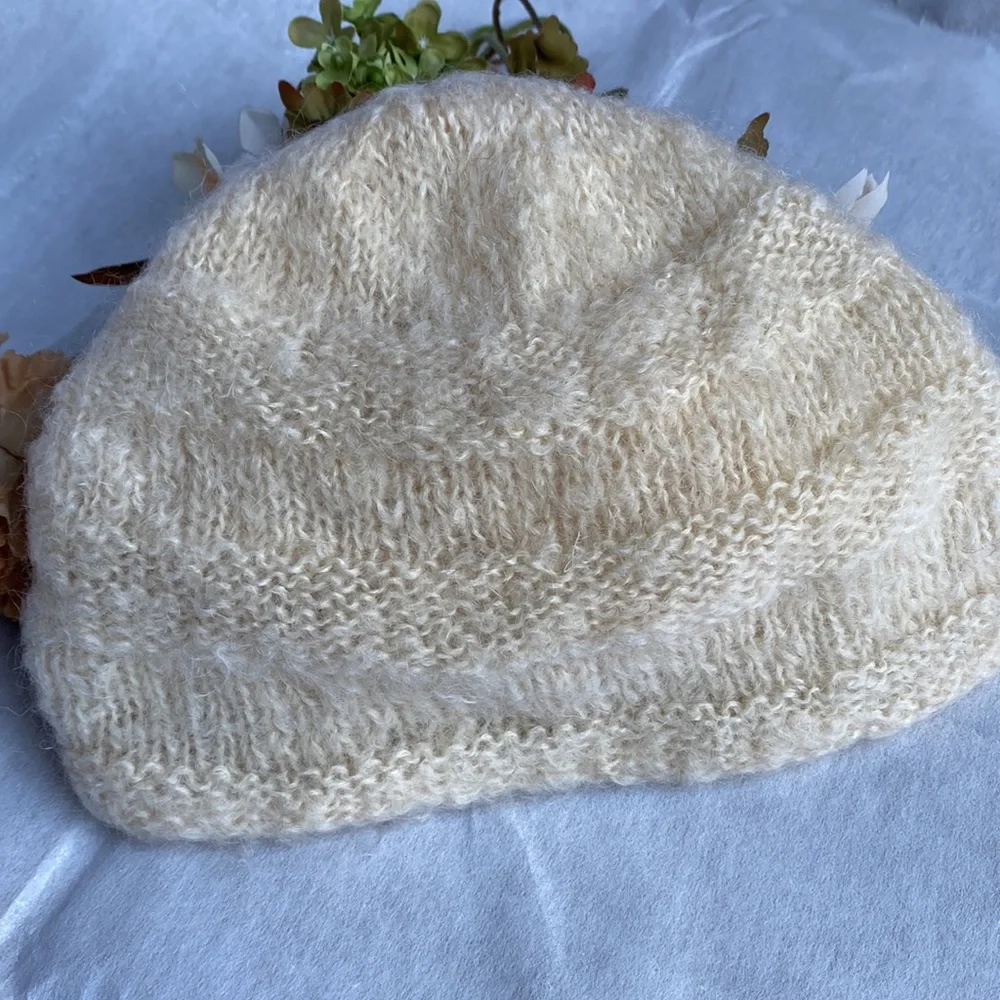 Handmade hat - Picture 3 of 3